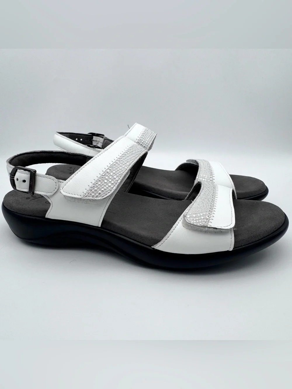 SAS Nudu White Silver Leather Slingback Sandals Women Size 9 N Comfort VGUC